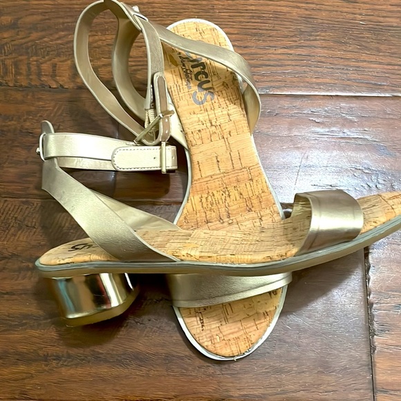 Sam Edelman Circus Ankle Strap Block Sandals - Picture 2 of 6
